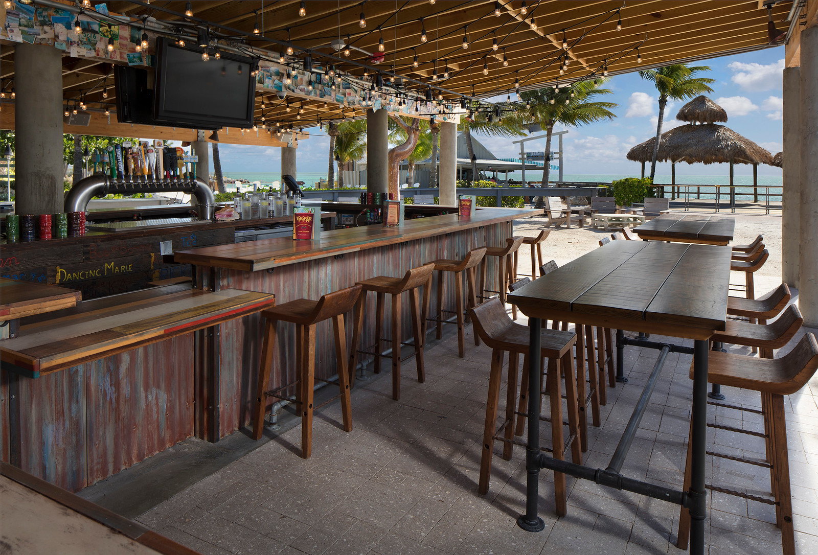 Tiki Bar Bars In Islamorada Postcard Inn Beach Resort & Marina